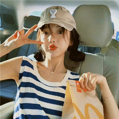 北京伴游女生亢春琳的资料
